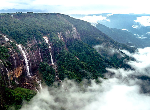 Nohsngithiang-Falls